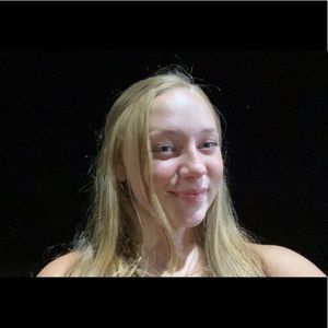 Meet your Posher, Danika